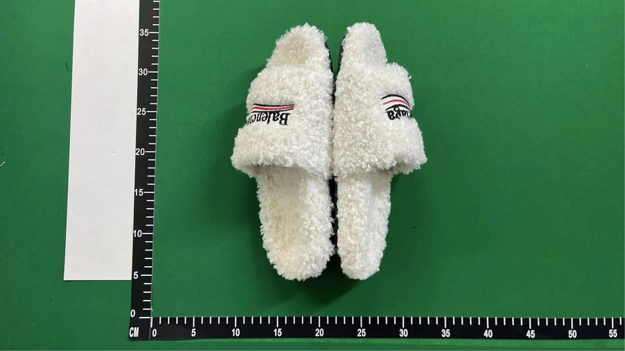 Balenciaga slippers ( 15 + styles)