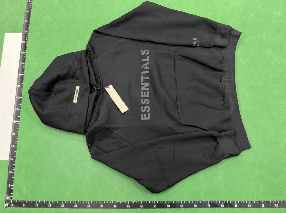 Essential hoodie set ?