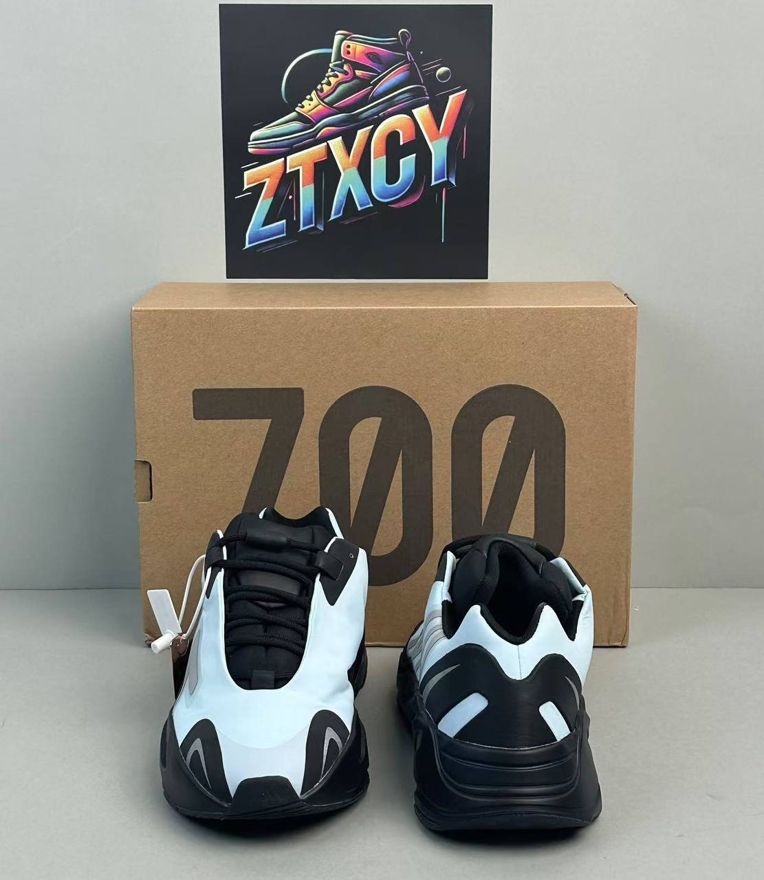 Yeezy 700 Boost（7 Styles）