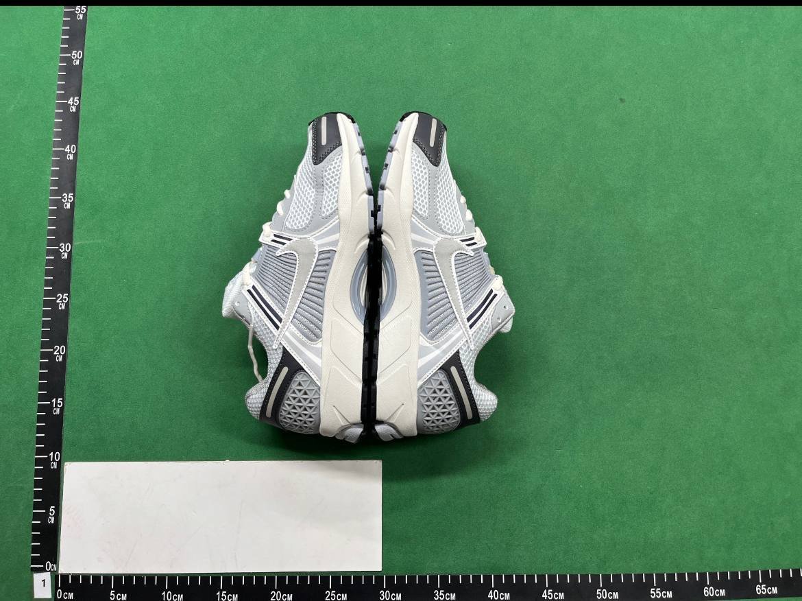 Nike Air Zoom Vomero 5（20  Styles）