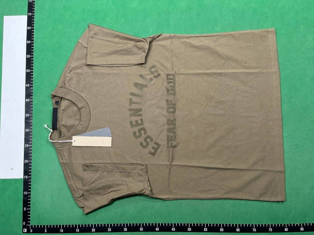 Essentials Tee（40 Styles）