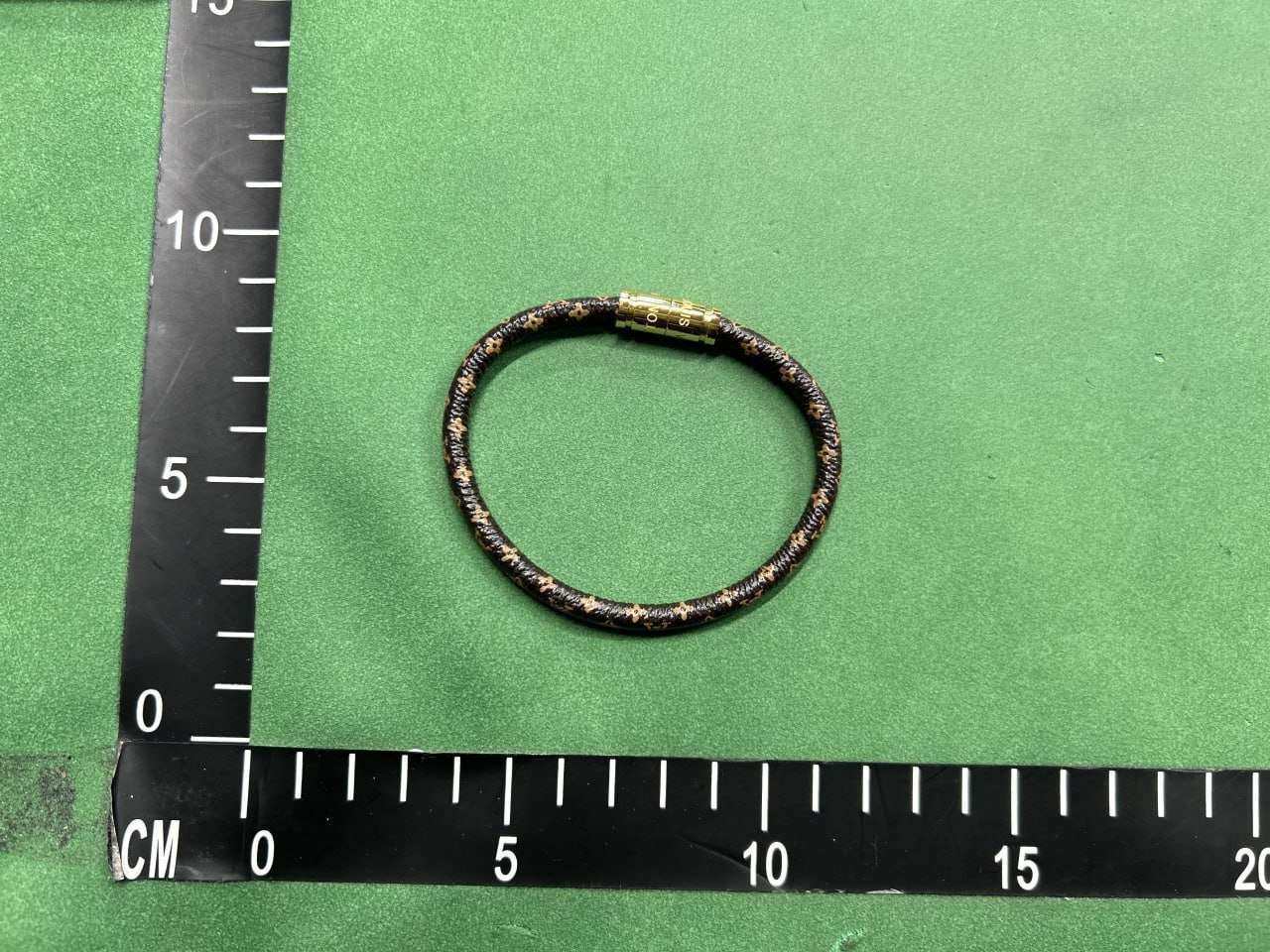 LV magnetic snap bracelet