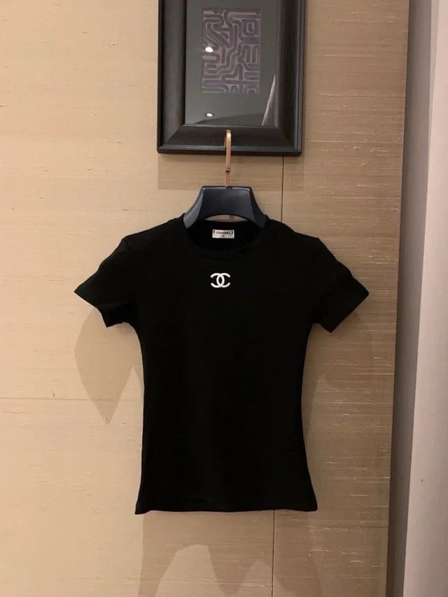 CHANEL T-SHIRT?