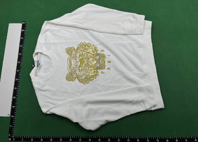 Kenzo sweatshirt  (40 CP)