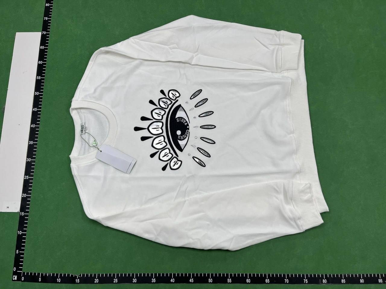 Kenzo sweatshirt  (40 CP)