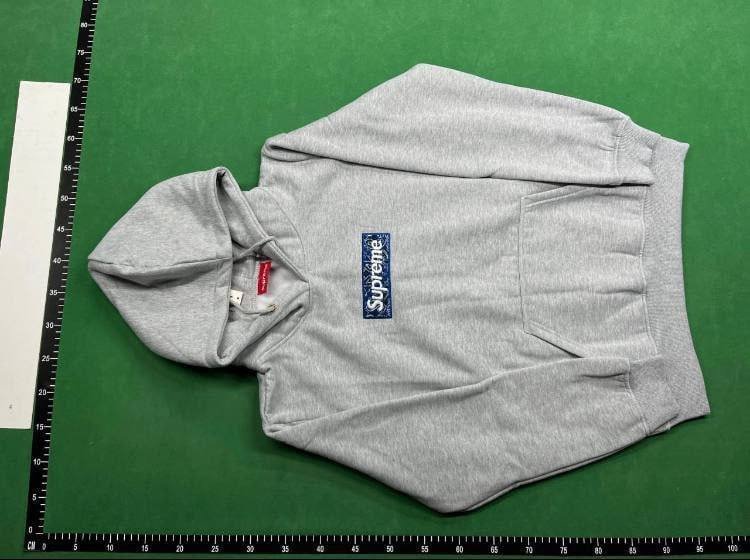  Supreme Hoodie