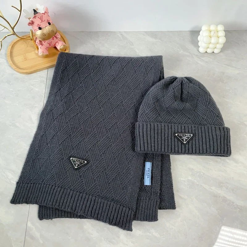 GUCCI Moncler Chanel Louis Vuitton Beanie Scarf