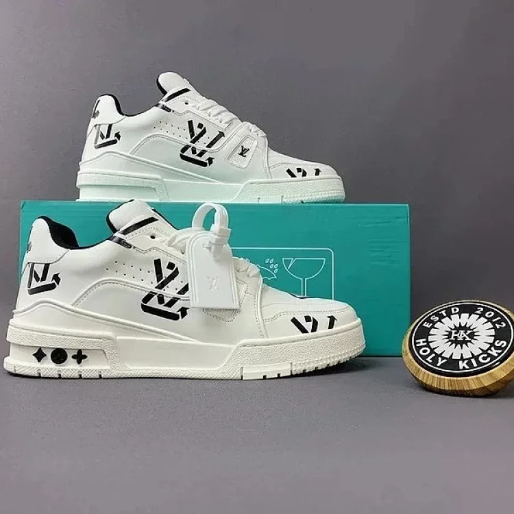  LV TRAINER SNRAKERS